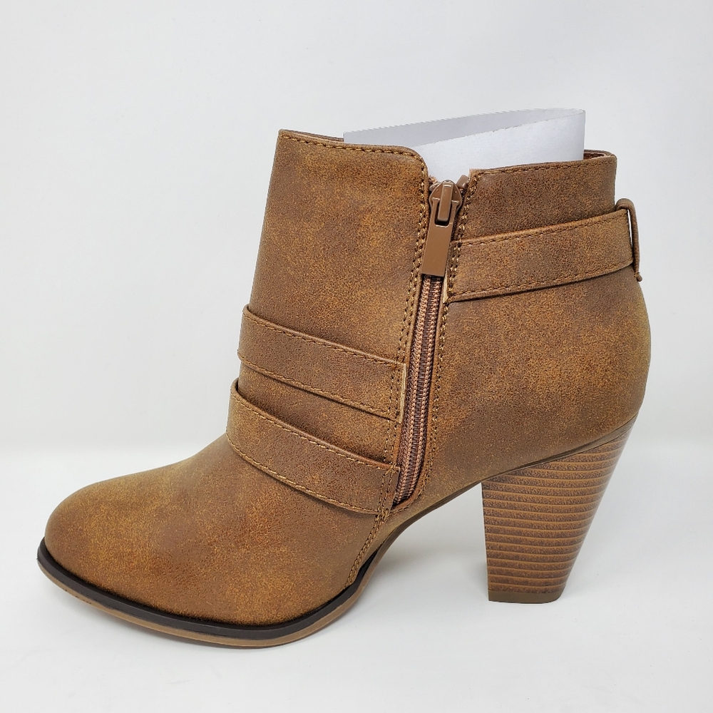 NWOT Forever Camila-64 Tan Ankle Booties - Picture 2 of 9